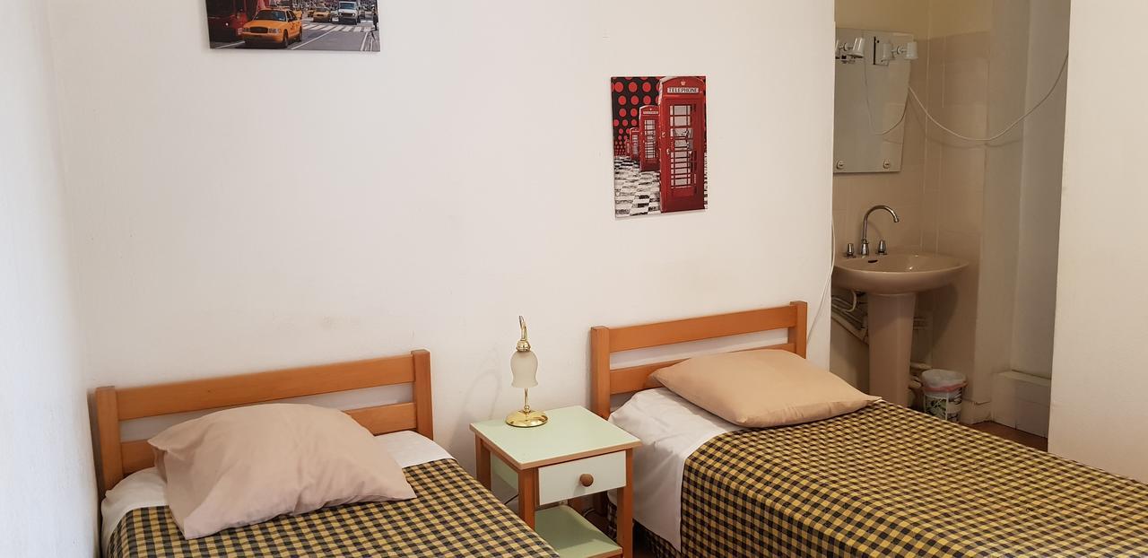 Hotel Le Tram Fontaine  Extérieur photo
